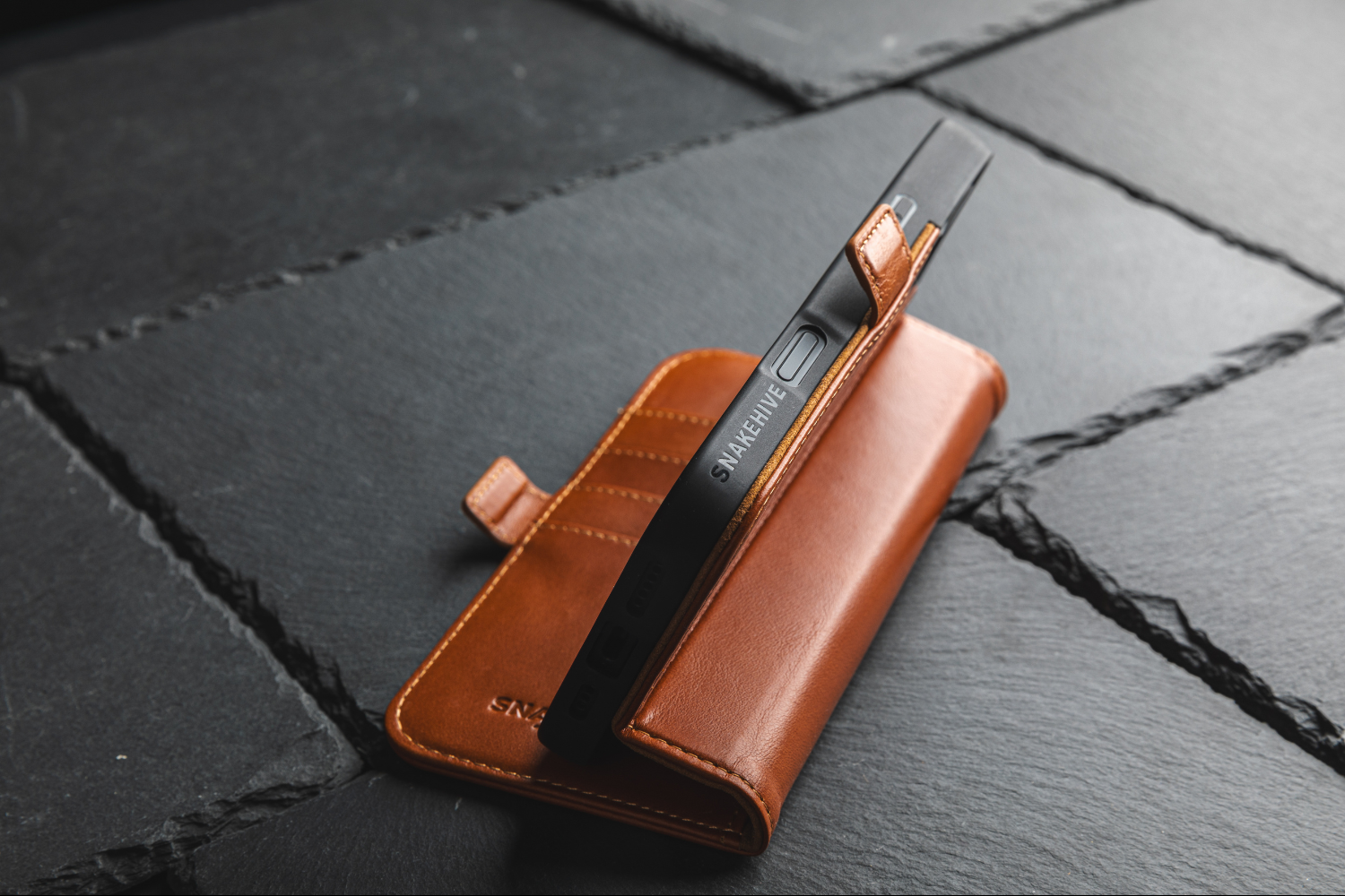 Samsung Galaxy S25 - Vintage Leather Wallet Phone Case