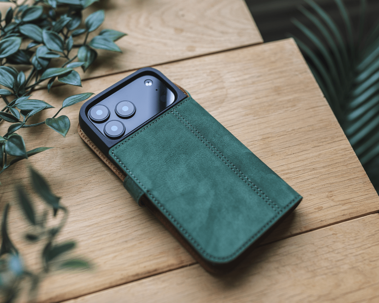 Apple iPhone 17 Pro - Vintage Leather Wallet Phone Case