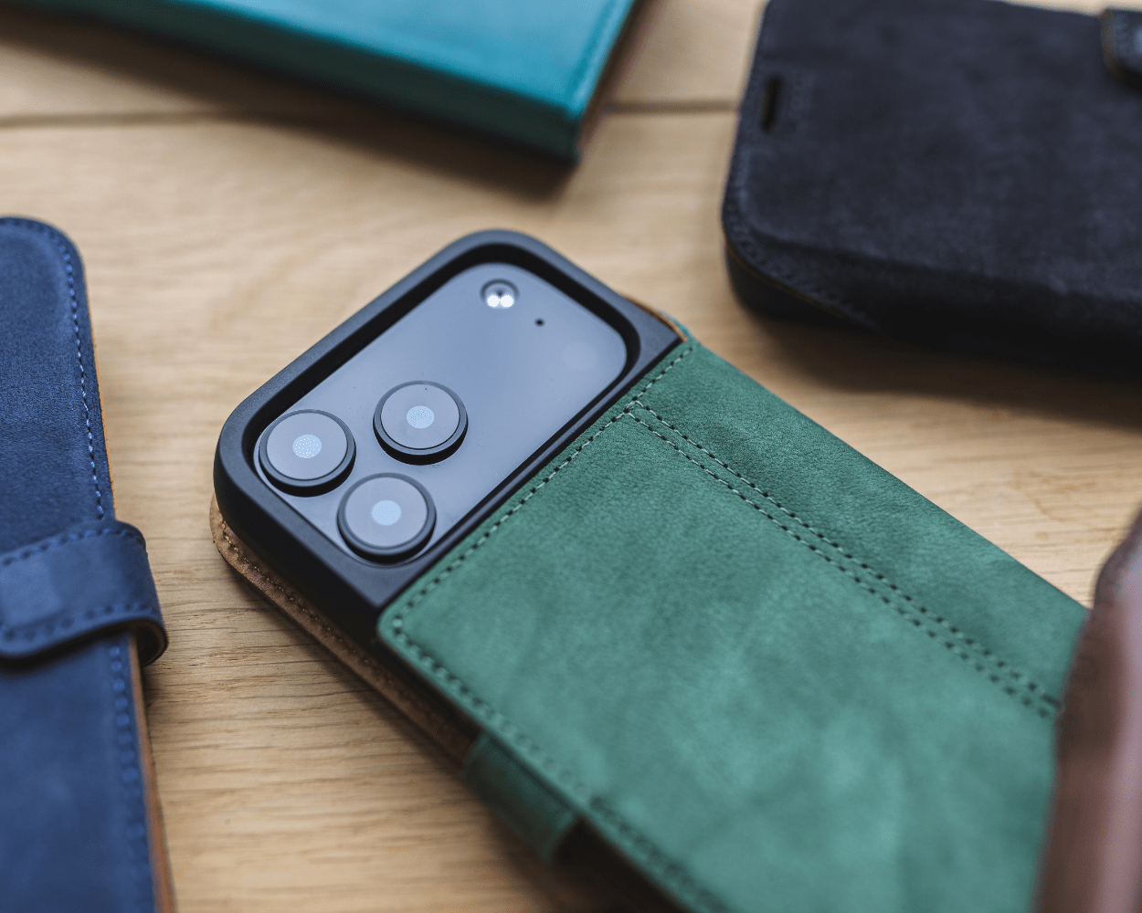 Apple iPhone 17 Pro - Vintage Leather Wallet Phone Case