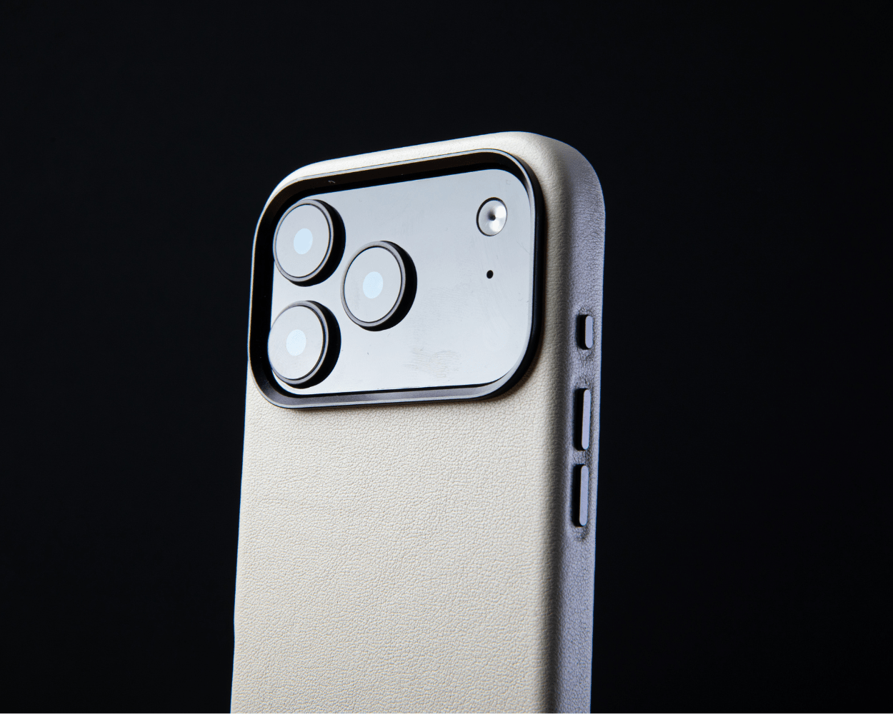 Apple iPhone 17 Pro Max - Metro Slim Leather Phone Case