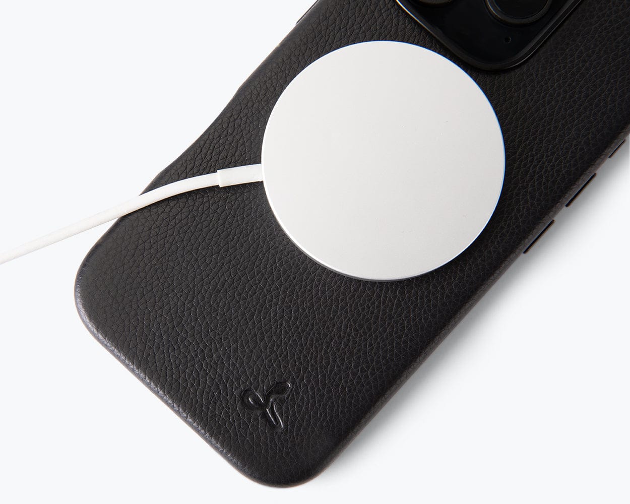 Apple iPhone 16 Pro - Metro Slim Leather Phone Case