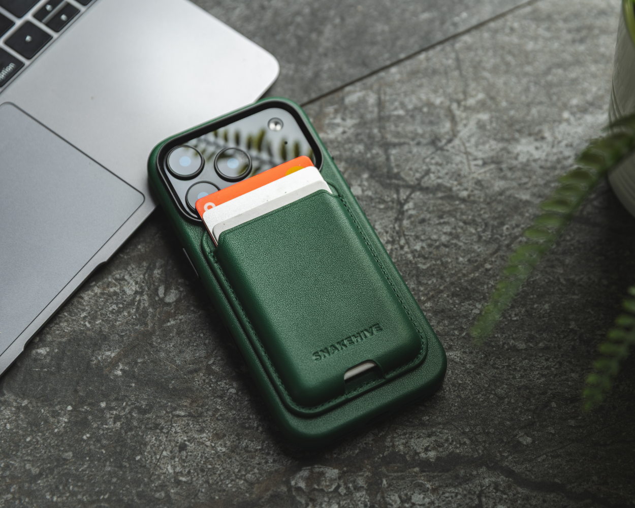 Metro MagSafe Cardholder