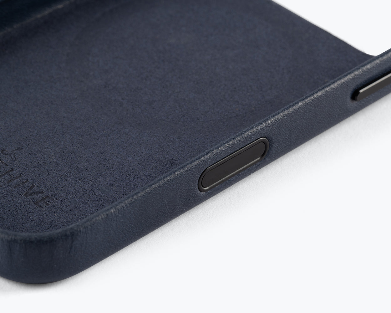 Apple iPhone 17 Pro - Metro Slim Leather Phone Case