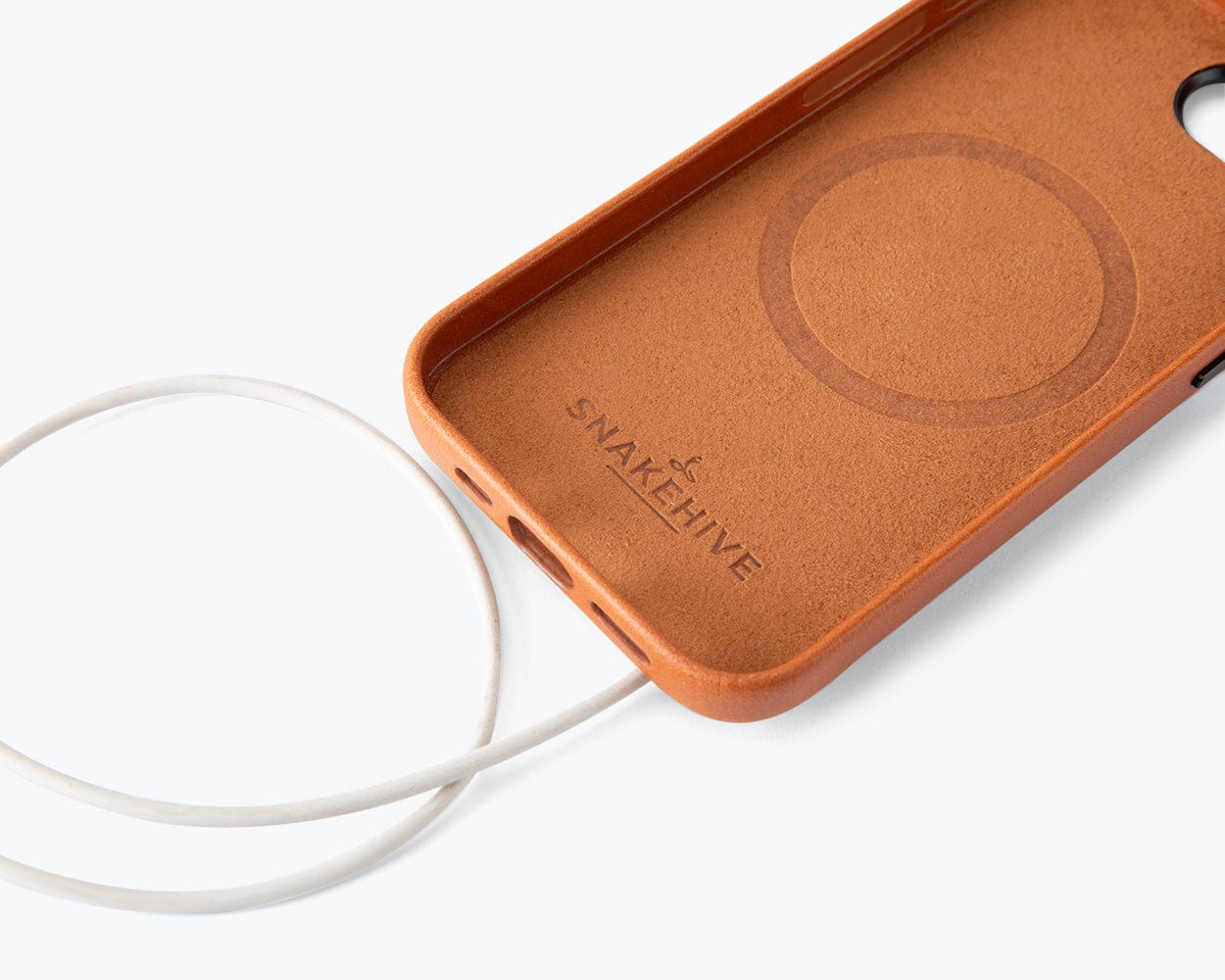 Apple iPhone 16e - Metro Slim Leather Phone Case